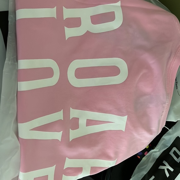 LSKD Roar Love Women’s Cropped T-shirt - Picture 5 of 6